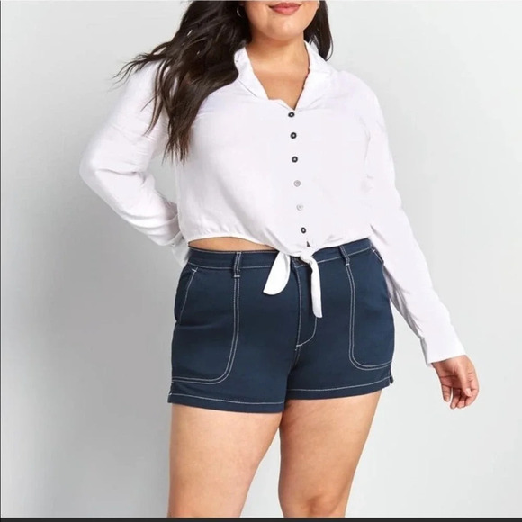 NWT ModCloth Navy Mid Rise Short Length Denim Shorts Plus Size 28 - Picture 2 of 4
